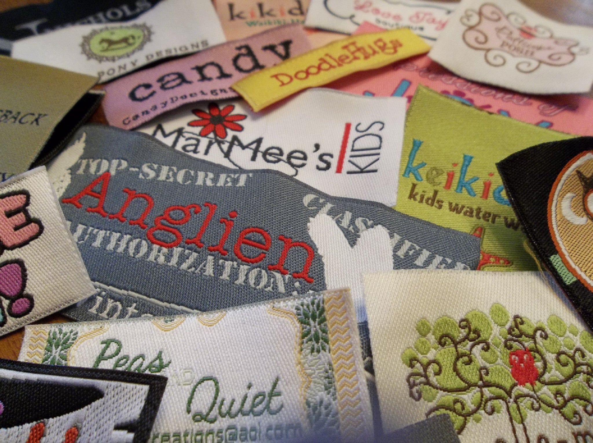 Iron-on Woven Labels, Wholesale Woven Label